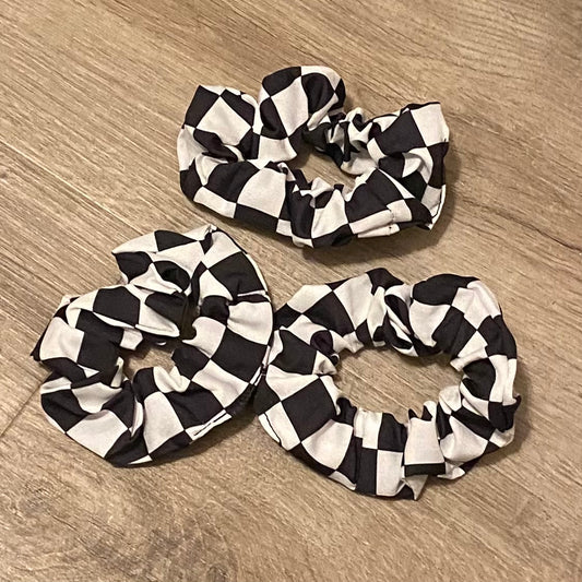 Checkered Girlie Hair Scrunchie