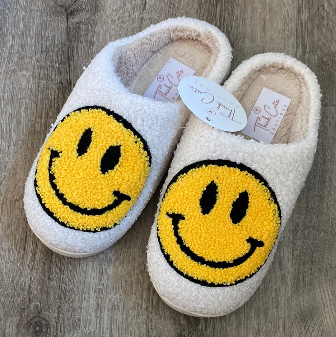 Gemaakt om te onthouden schaal Meander White Smiley Face Slippers | New Womens House Gift | Happy Face Slides –  Think Cute Boutique